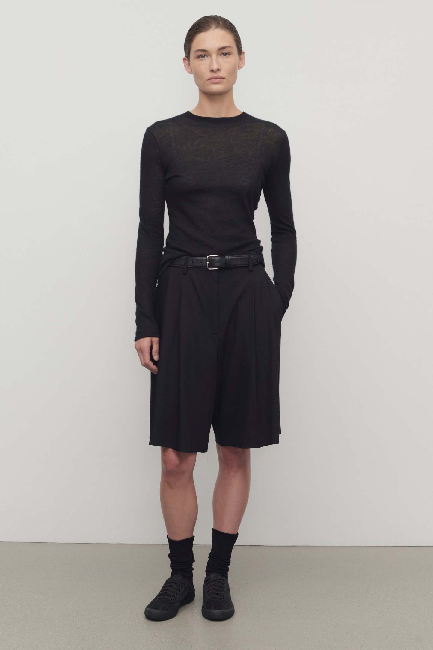 Vesperis Short in Virgin Wool